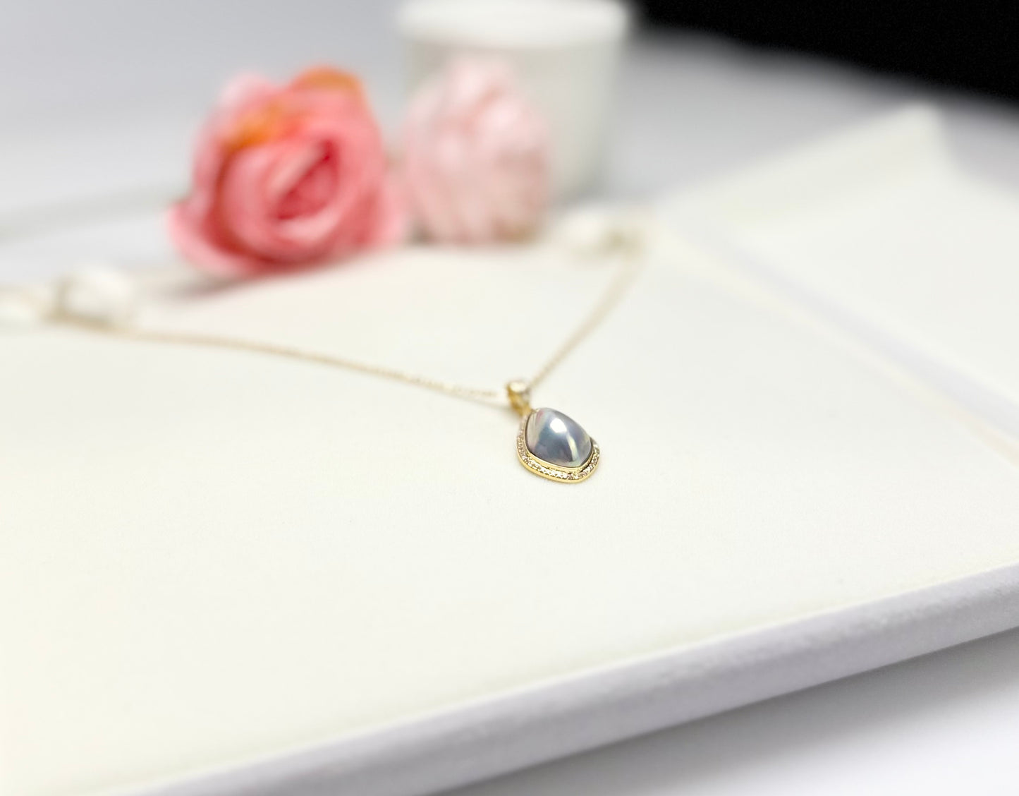 18K Solid Yellow Gold Saltwater Multi-tone Mabel Pendant with Diamonds