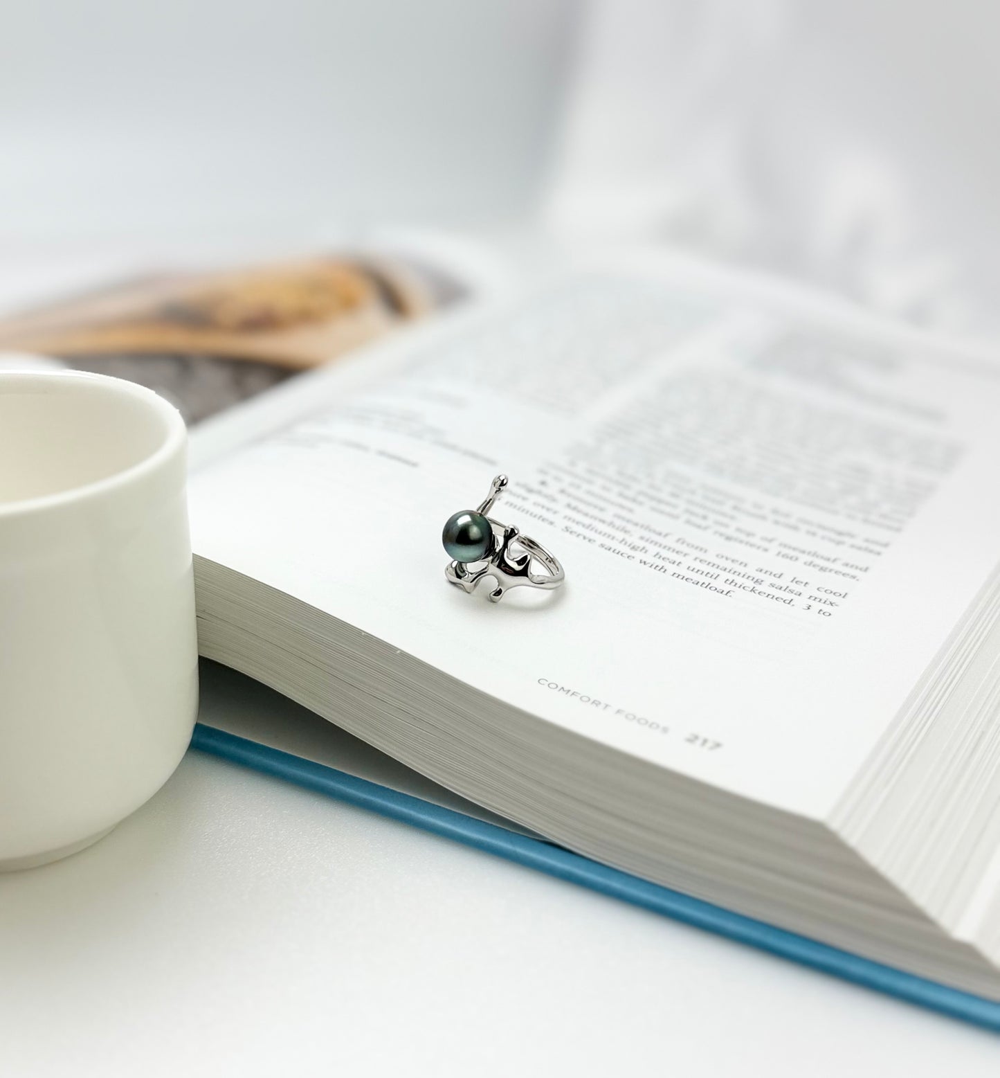 Modern Art Tahitian Pearl (9-9.5mm) Ring | Unique Pearl Jewellery
