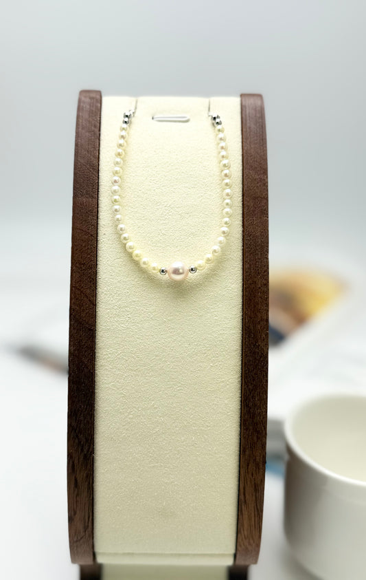 Golden Akoya Pearl (3.5-4mm) bracelet with freshwater pink pearl (7.3mm)