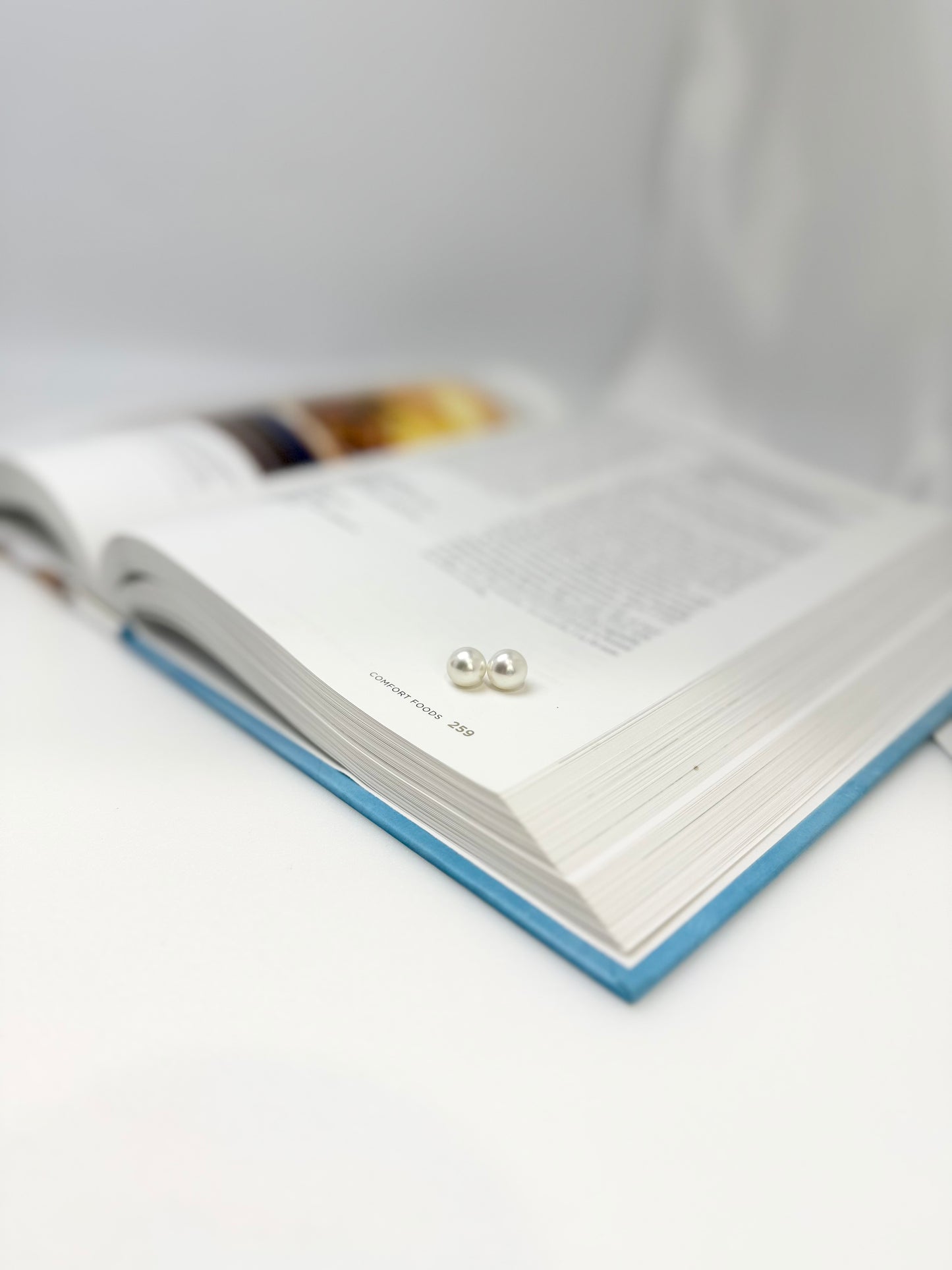 SouthSea Pearl (9-9.5mm) Stud Earring