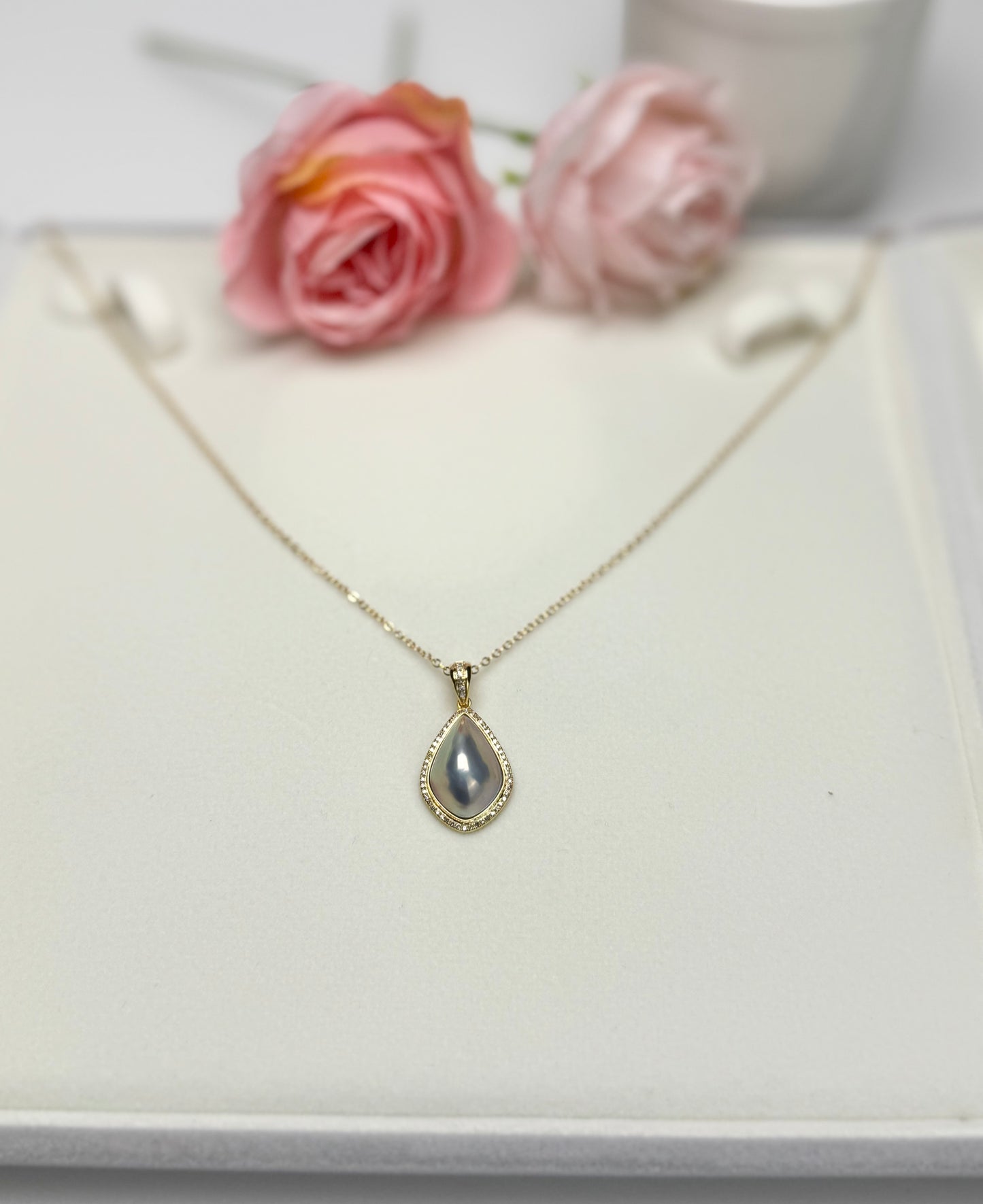 18K Solid Yellow Gold Saltwater Multi-tone Mabel Pendant with Diamonds