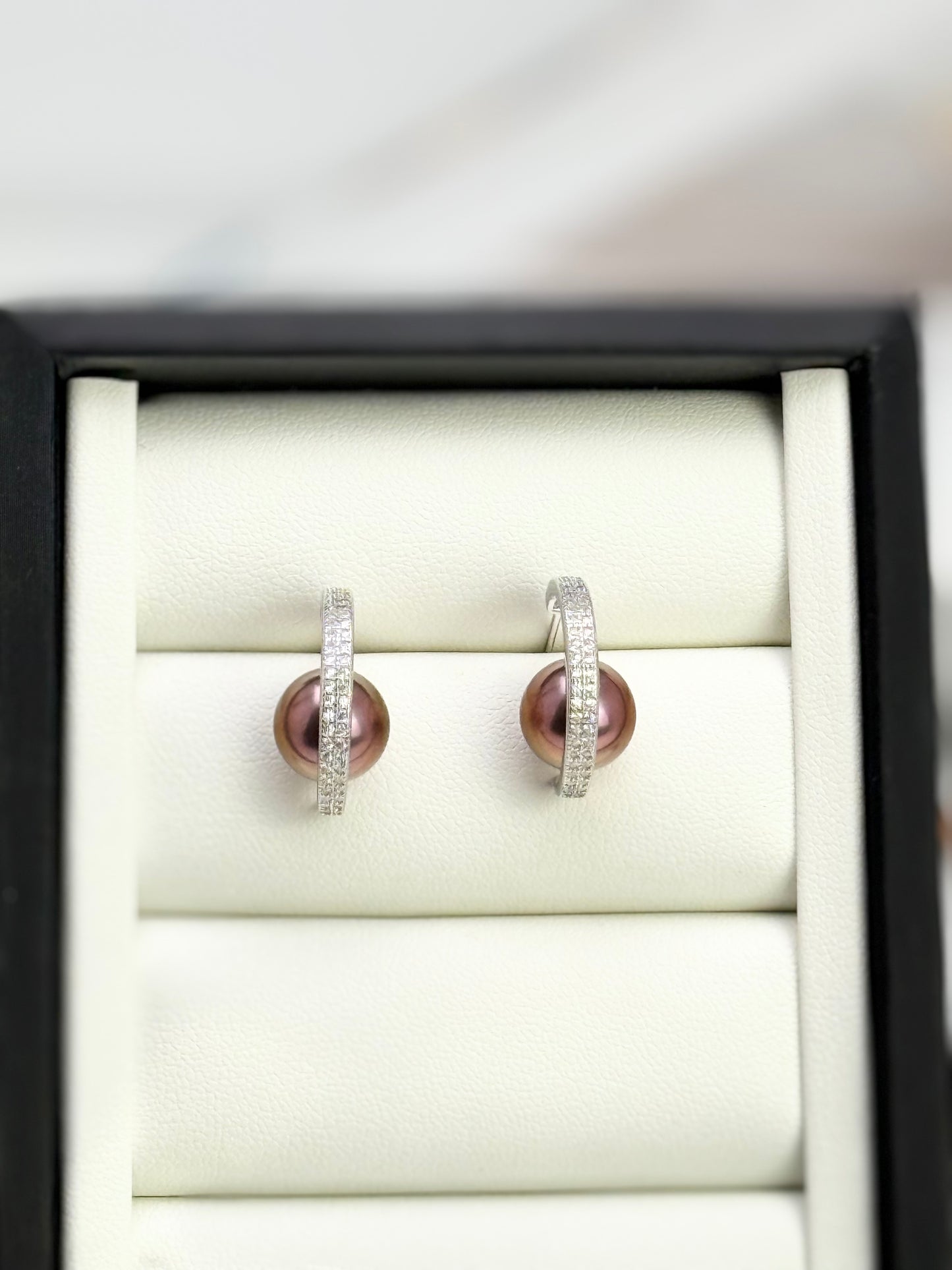 Top Radiance Freshwater Reddish Purple Pearl (9.5 - 10mm) Earrings | Luxurious Pearl Earrings