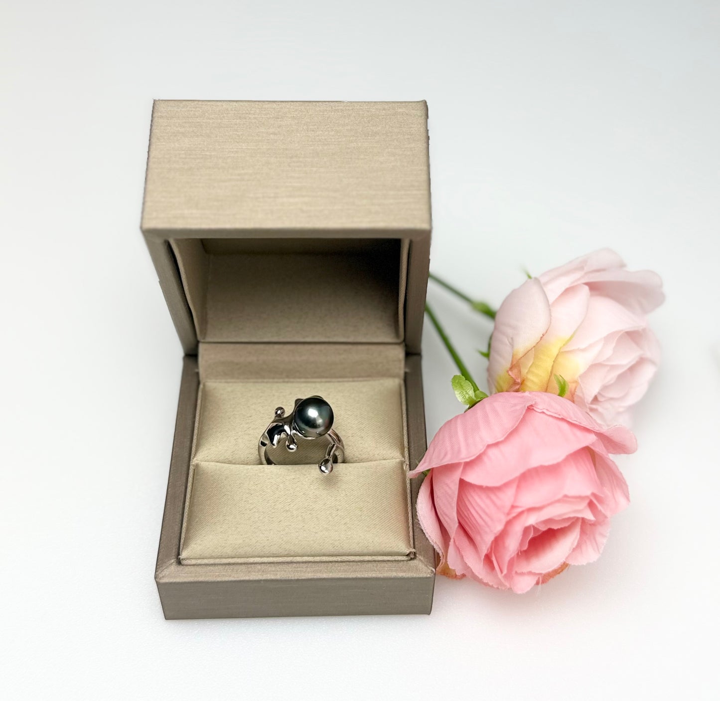 Modern Art Tahitian Pearl (9-9.5mm) Ring | Unique Pearl Jewellery