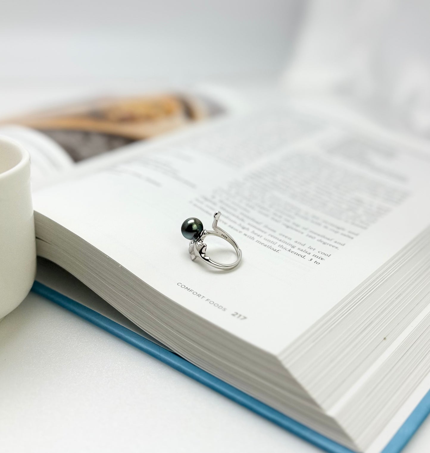 Modern Art Tahitian Pearl (9-9.5mm) Ring | Unique Pearl Jewellery