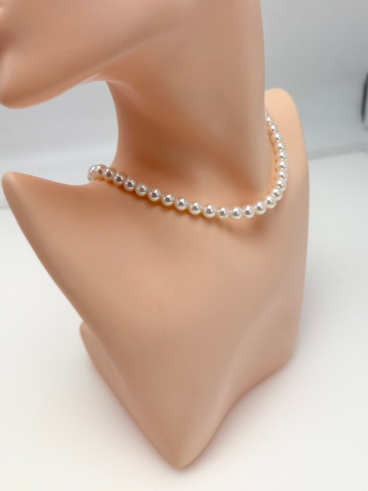 Elegant Freshwater Aurora Pearl Necklace (7 - 7.5mm)