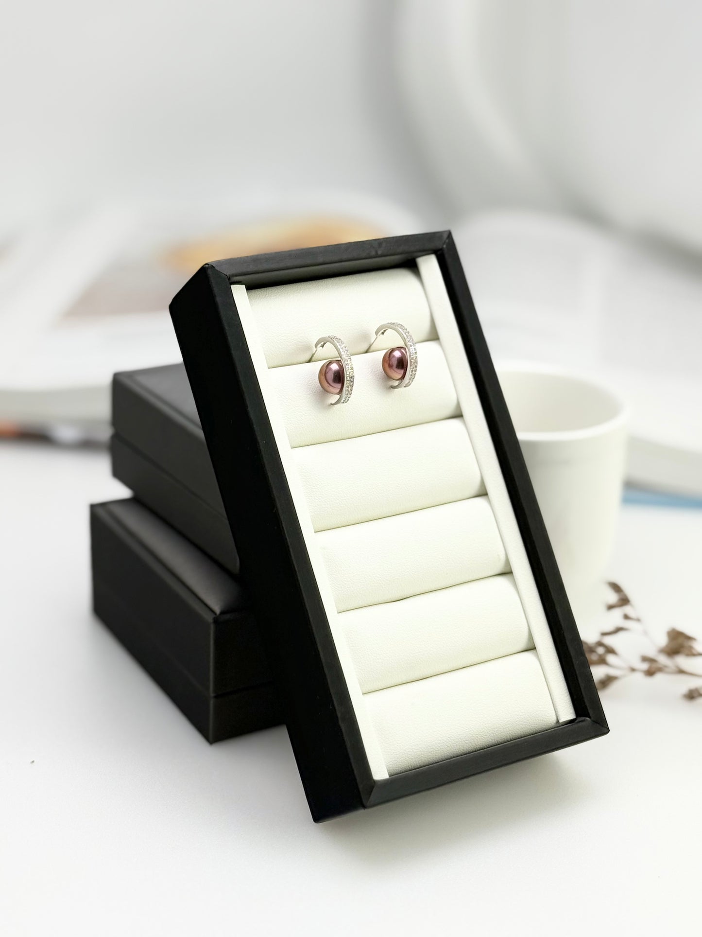 Top Radiance Freshwater Reddish Purple Pearl (9.5 - 10mm) Earrings | Luxurious Pearl Earrings