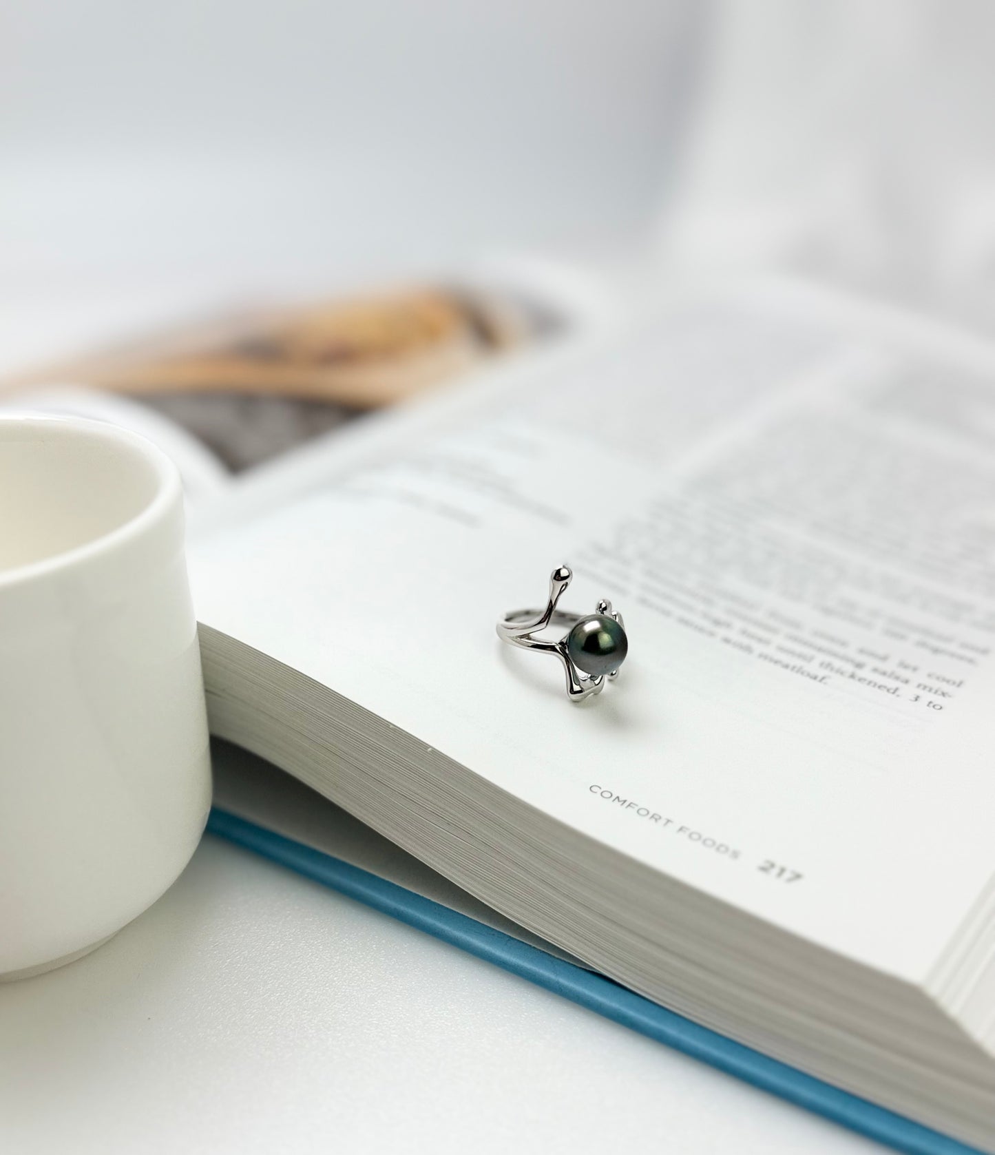 Modern Art Tahitian Pearl (9-9.5mm) Ring | Unique Pearl Jewellery