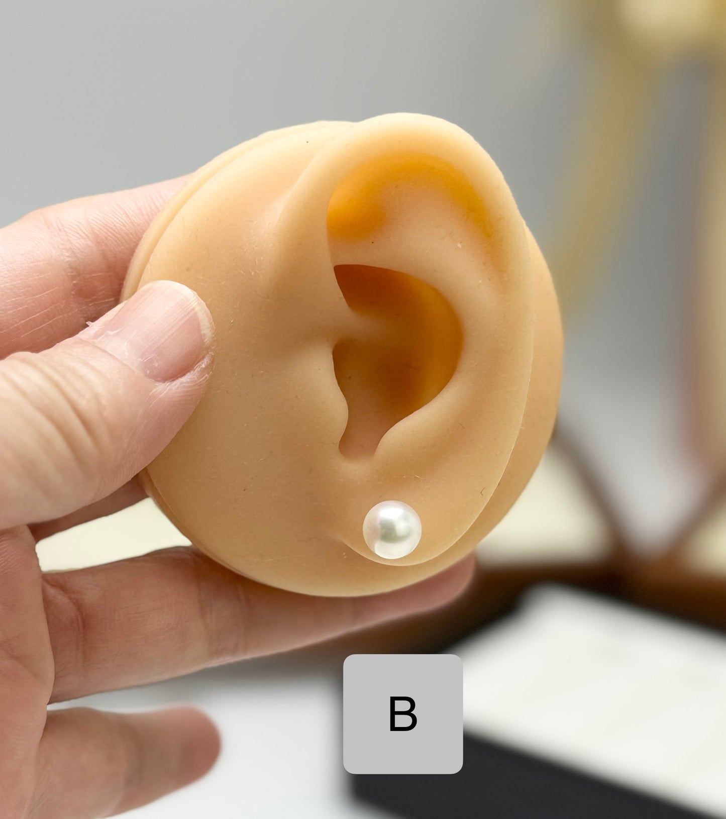 18K Solid Gold Saltwater Japan Akoya Pearl (7.5-8mm) Stud Earrings | Timeless Radiance for Every Occasion