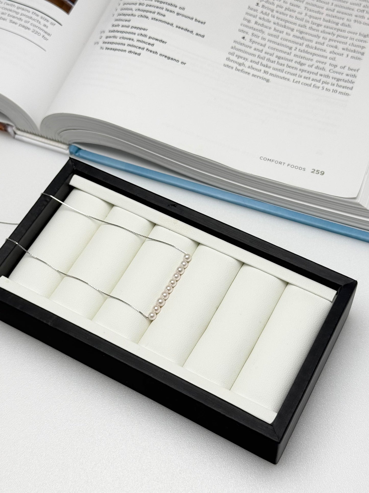 Minimalist Akoya Pearl (3.5-4mm) Necklace | Timeless Elegance