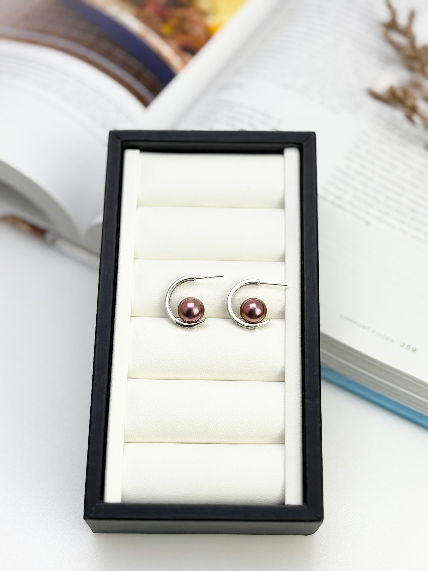 Top Radiance Freshwater Reddish Purple Pearl (9.5 - 10mm) Earrings | Luxurious Pearl Earrings