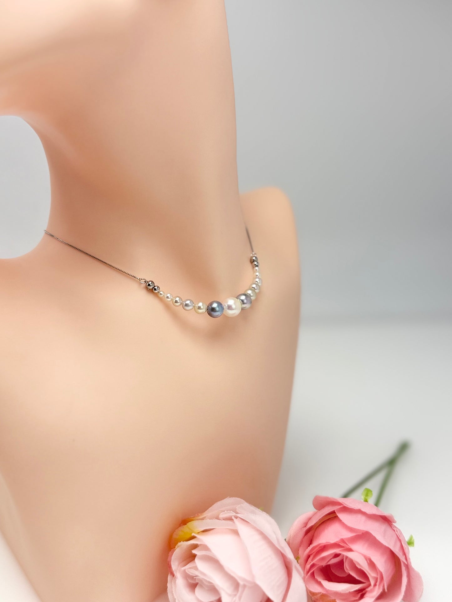 Elegant Akoya Pearls Smiling Necklace