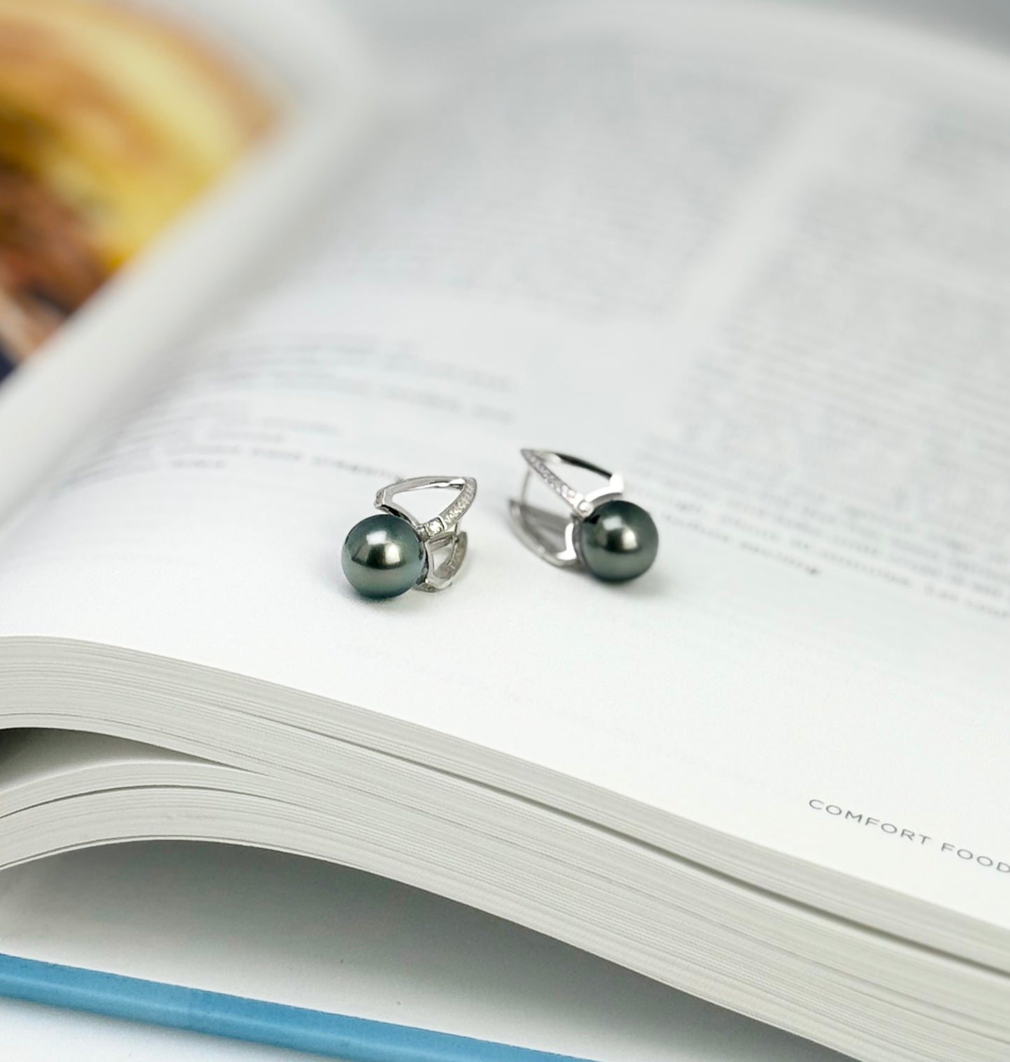 Top Lustre Tahitian Pearl (9-9.5) Earrings | Tahitian pearls