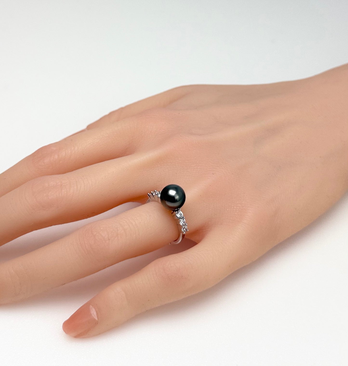 Elegant Tahitian Pearl (9-9.5mm) Ring
