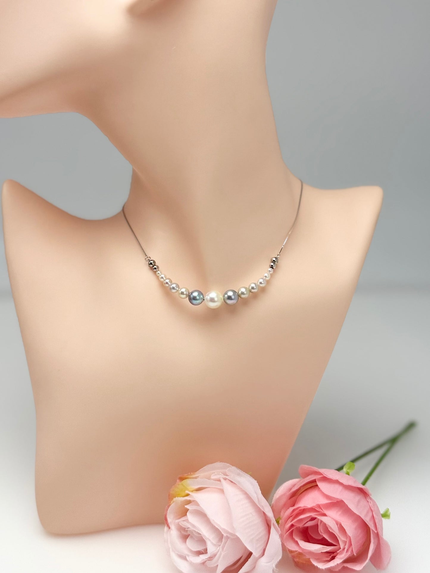 Elegant Akoya Pearls Smiling Necklace