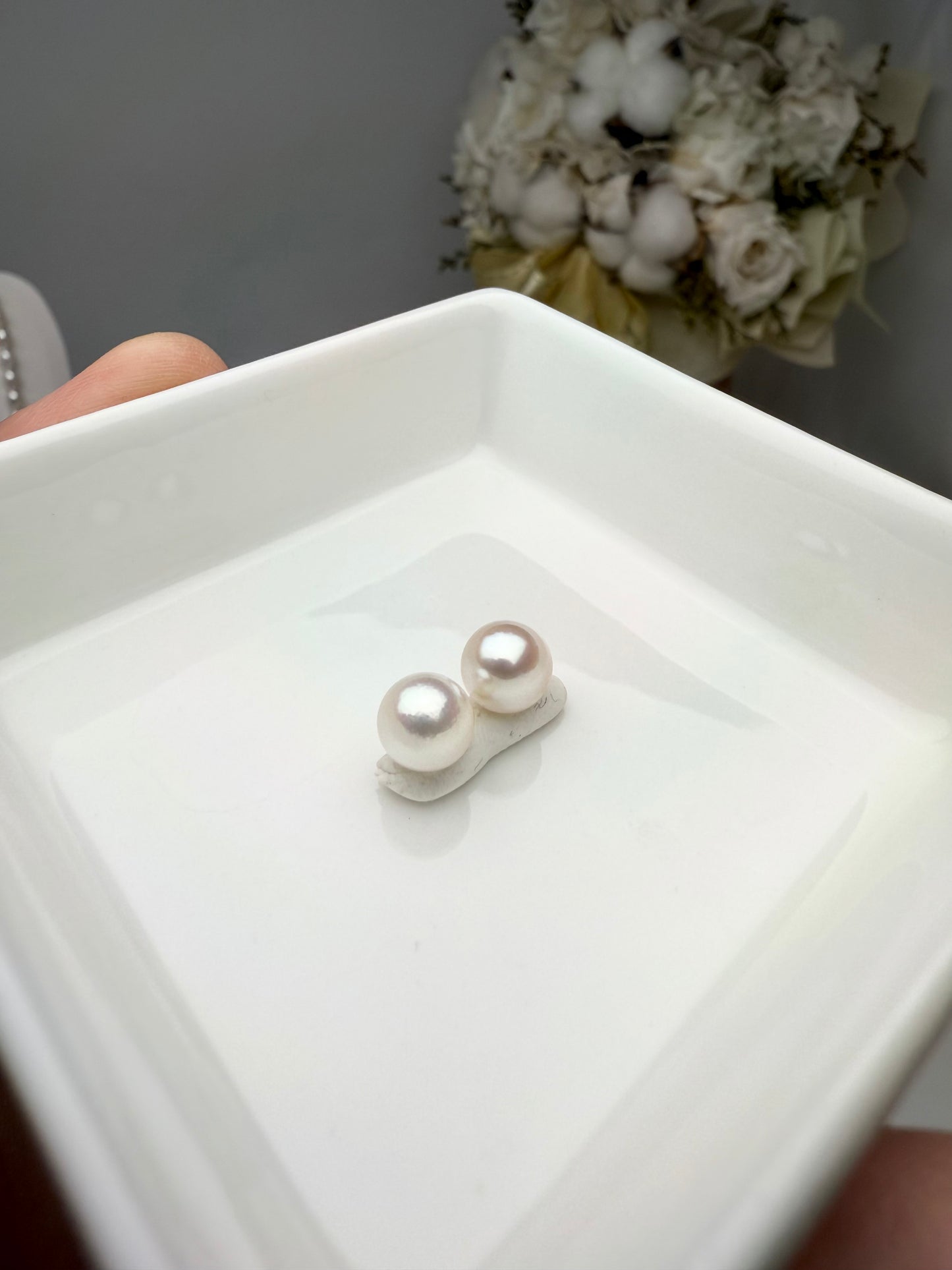 18K Solid Gold Saltwater Japan Top Luster ("Tennyo") Akoya Pearl (7-7.5mm) Stud Earrings | Timeless Radiance for Every Occasion