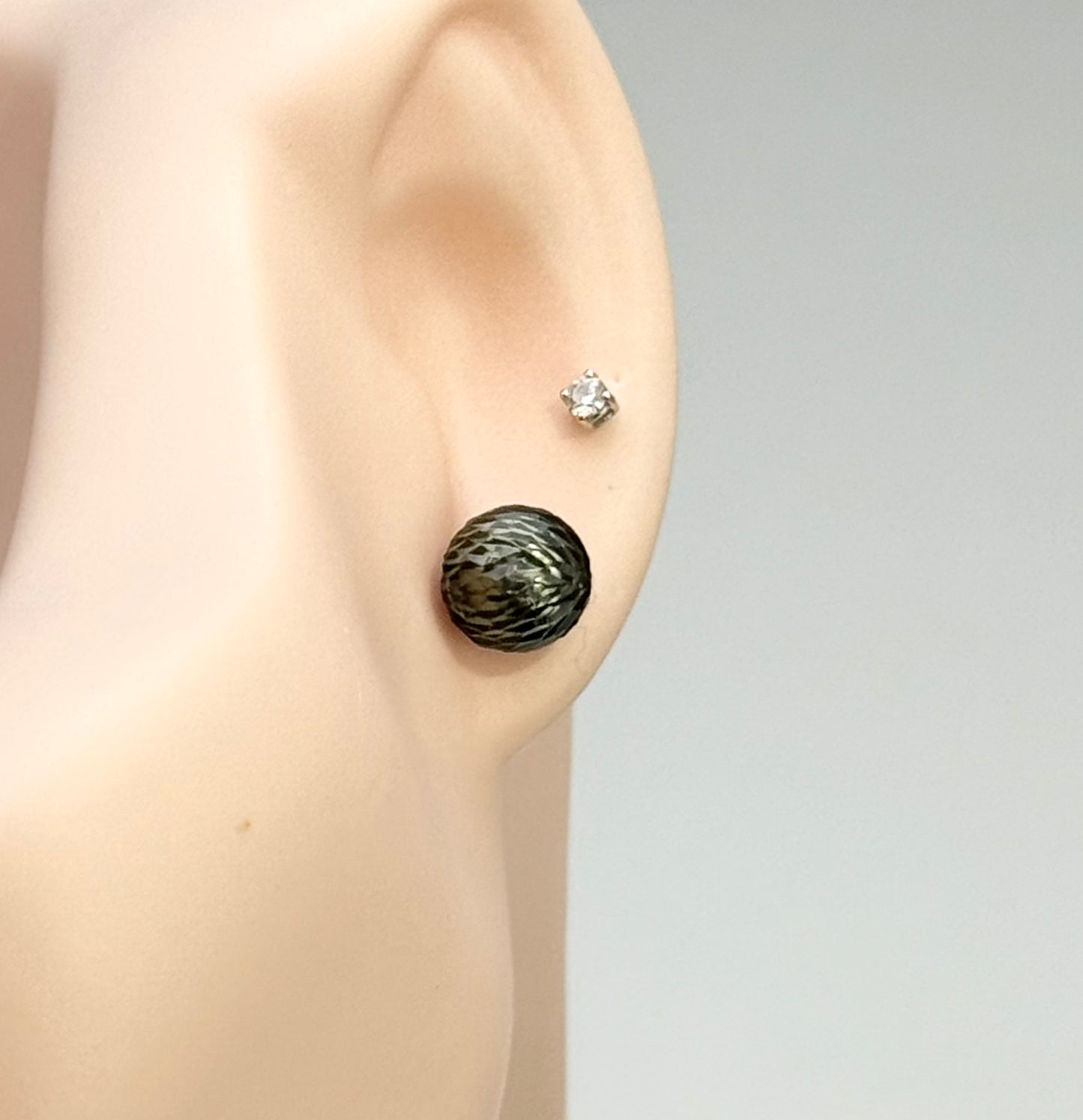 18K Solid Gold Dragon Scales Tahitian Pearls (9.5-10mm) Stud Earrings | Carved Tahitian pearls