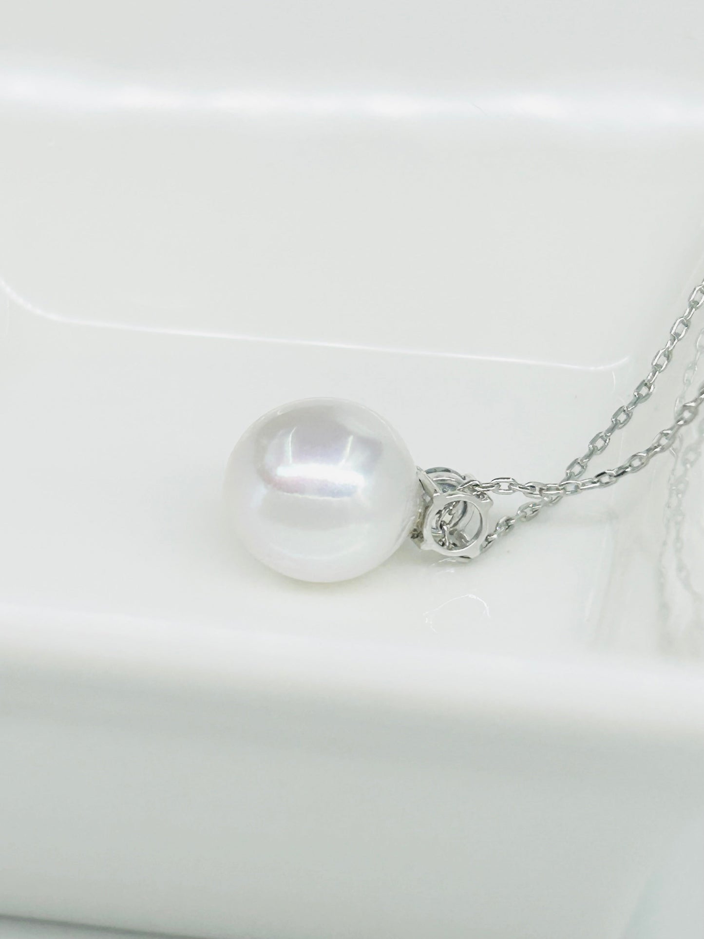 18K Gold Freshwater Pearl (9mm) Pendant with Cubic Zirconia - Nexus8gg Jewellery