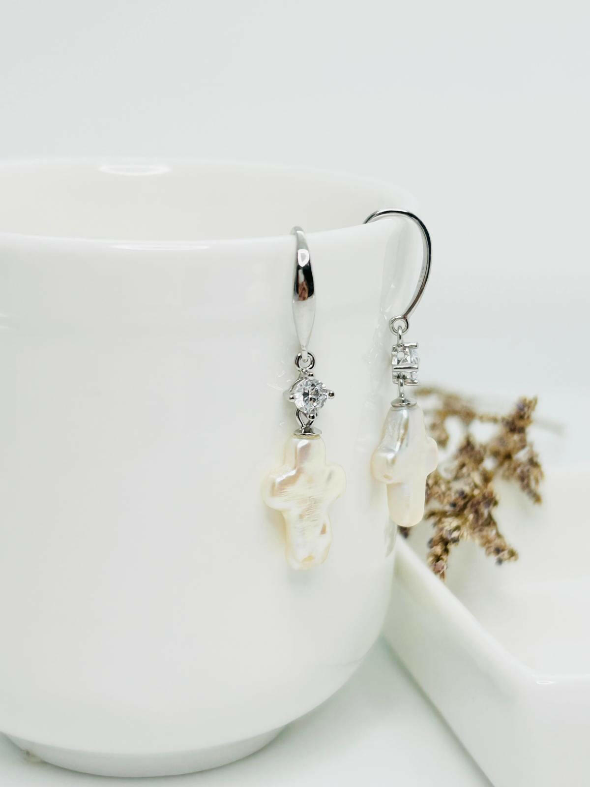 Elegant Cross Freshwater Pearls (9.x15mm) Earring - Nexus8gg Jewellery