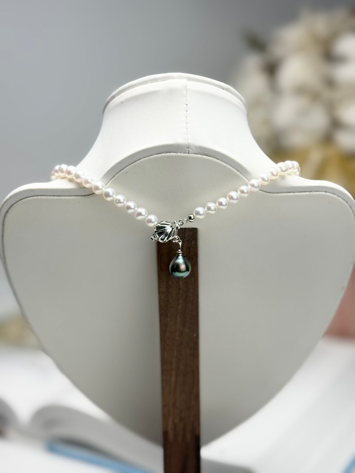 18K Solid Gold Freshwater & Tahitian (Grey & Peacock Green) Convertible Pearl Necklace