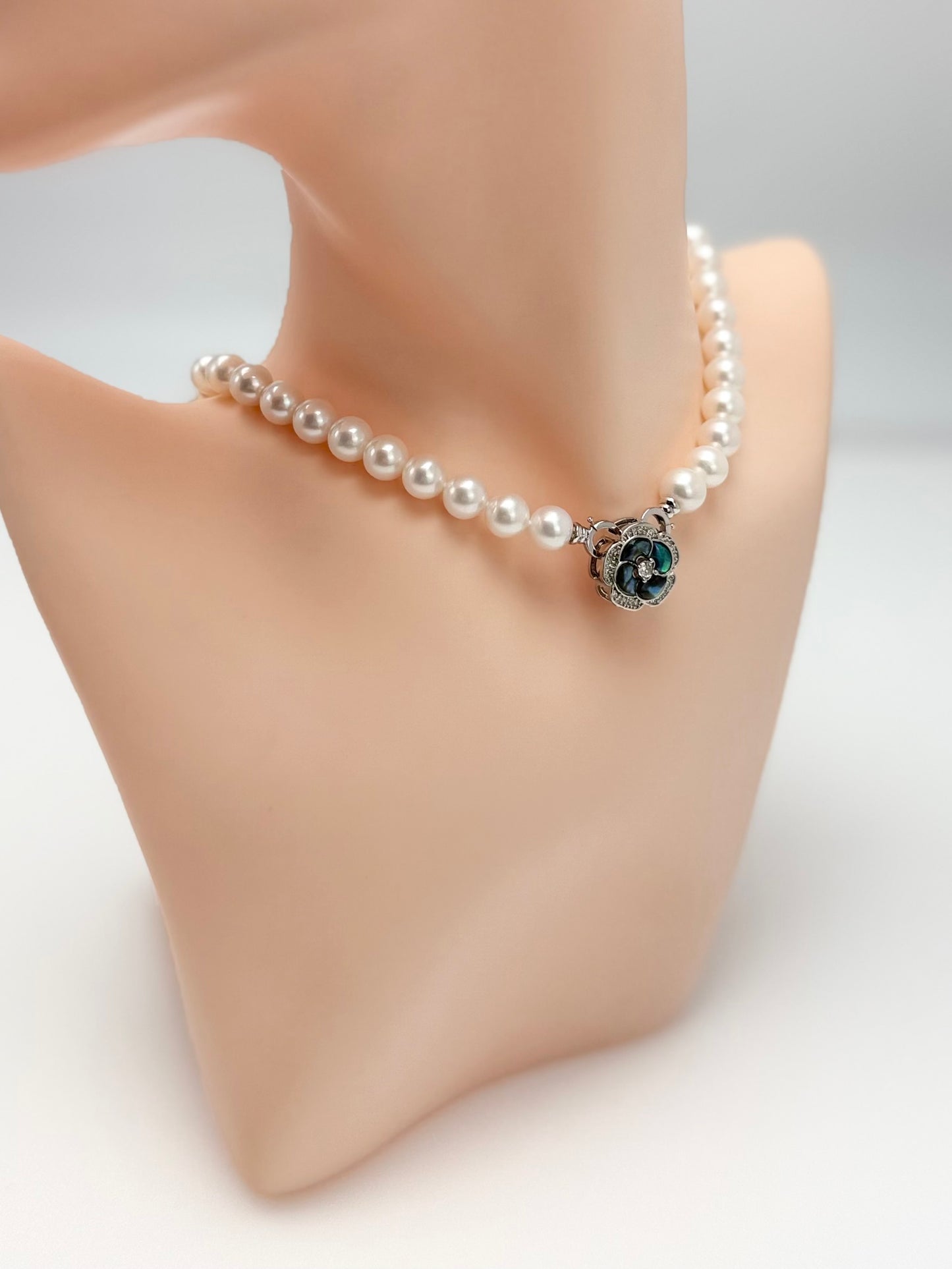 Elegant Freshwater Pearl (8-9mm) Necklace