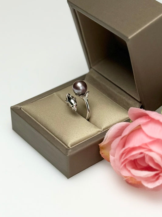 Elegant Freshwater Pearl (9 - 10mm) Dolphin Ring