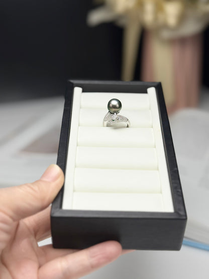 Jaguar-Inspired Ring with Tahitian Pearl (11-12mm) | Unique Luxury Jewelry