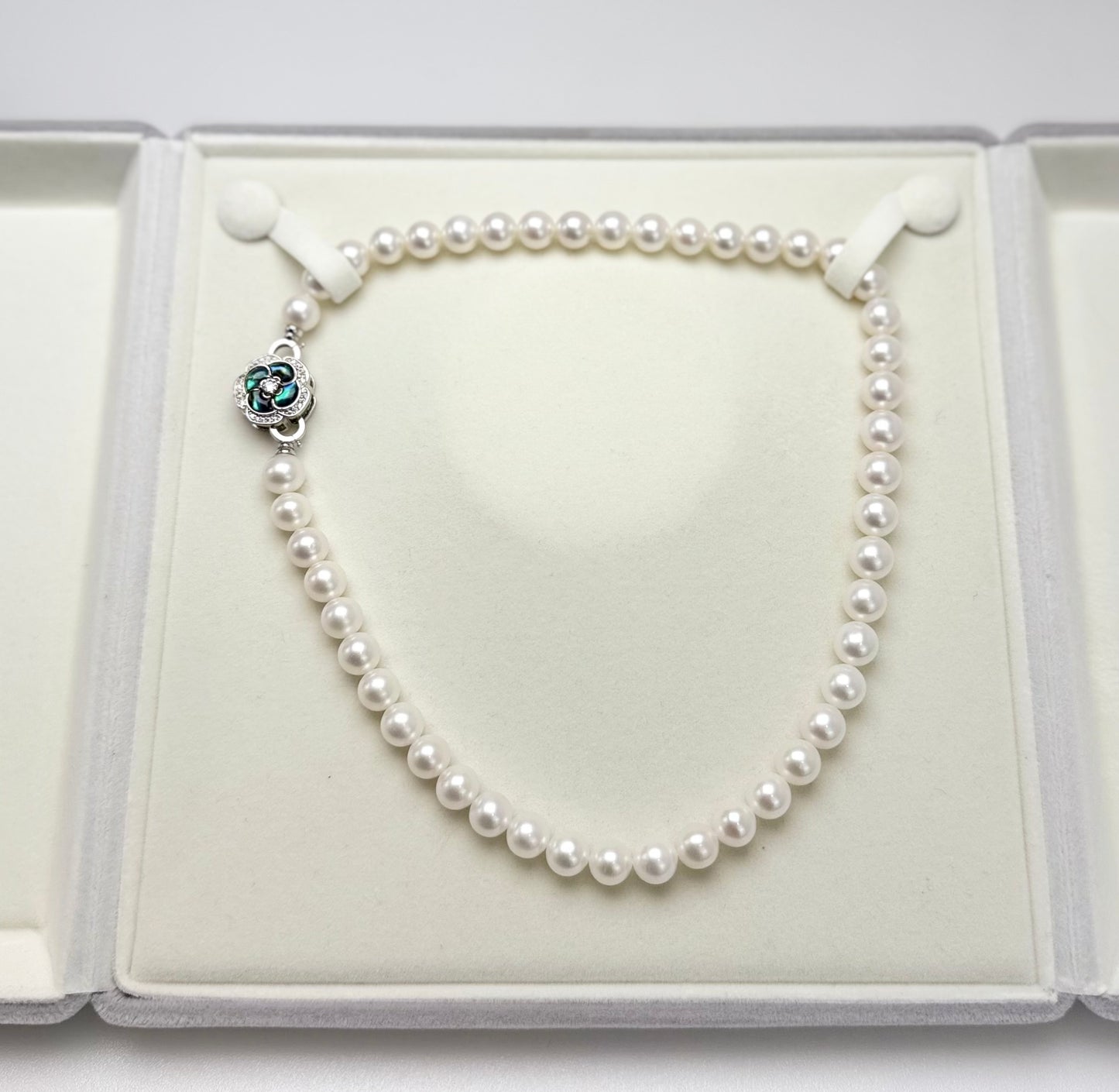 Elegant Freshwater Pearl (8-9mm) Necklace