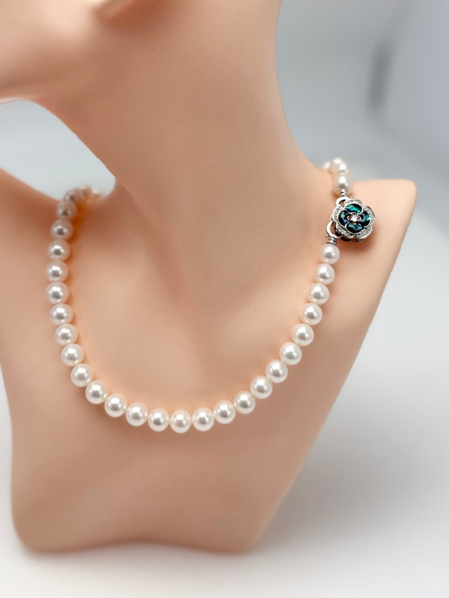 Elegant Freshwater Pearl (8-9mm) Necklace
