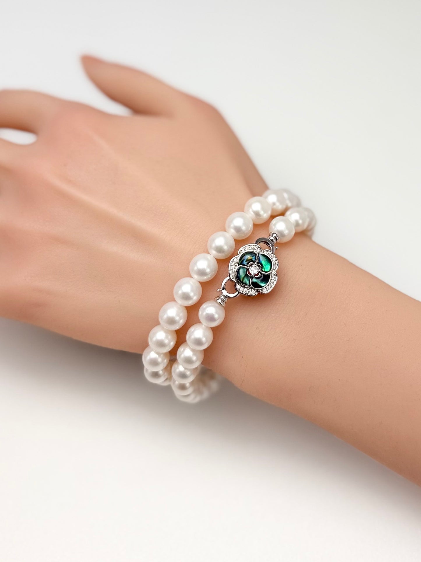 Elegant Freshwater Pearl (8-9mm) Necklace
