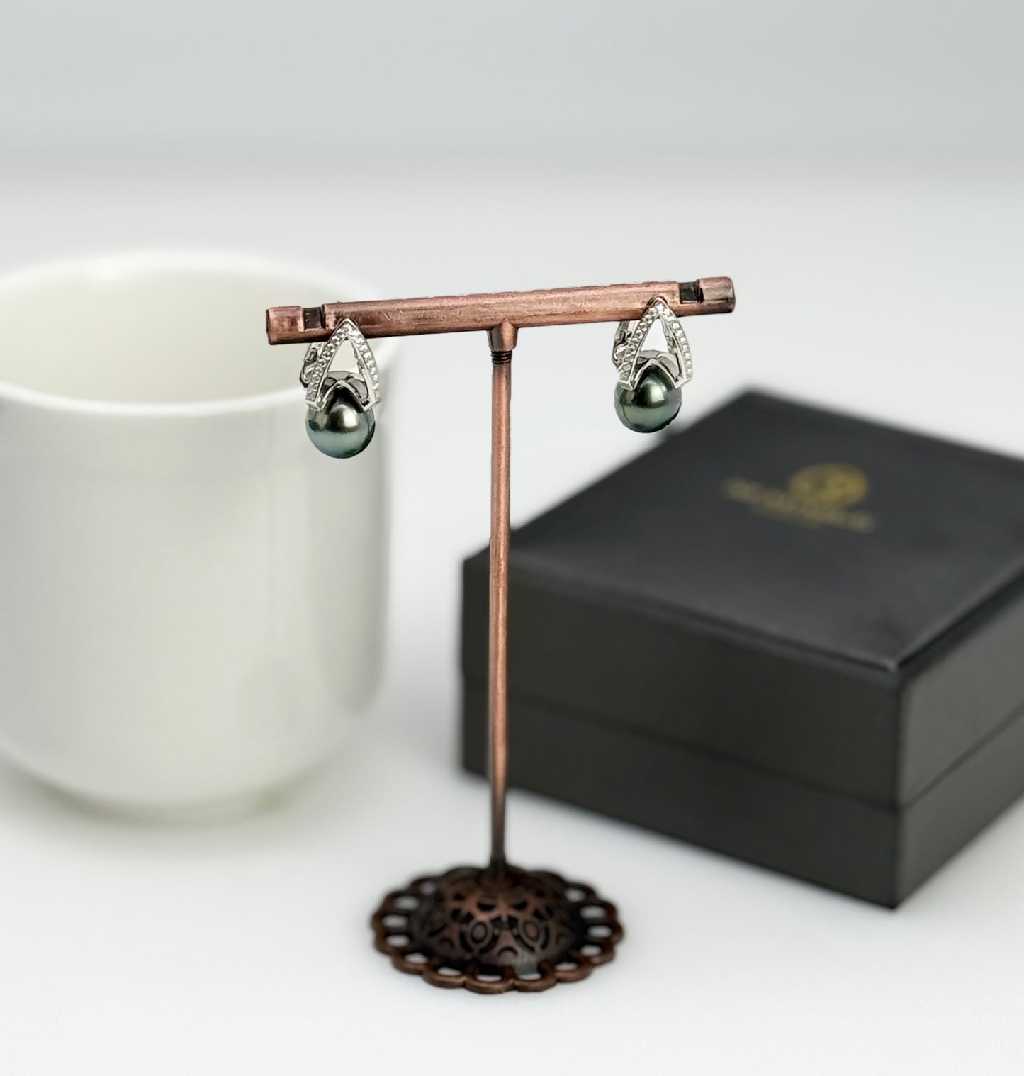 Top Lustre Tahitian Pearl (9-9.5) Earrings | Tahitian pearls