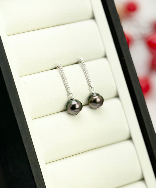 Elegant Tahitian Pearl (8.5-9mm) Earring | Luxury and Lustrous