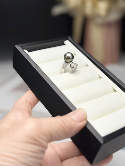 Jaguar-Inspired Ring with Tahitian Pearl (11-12mm) | Unique Luxury Jewelry