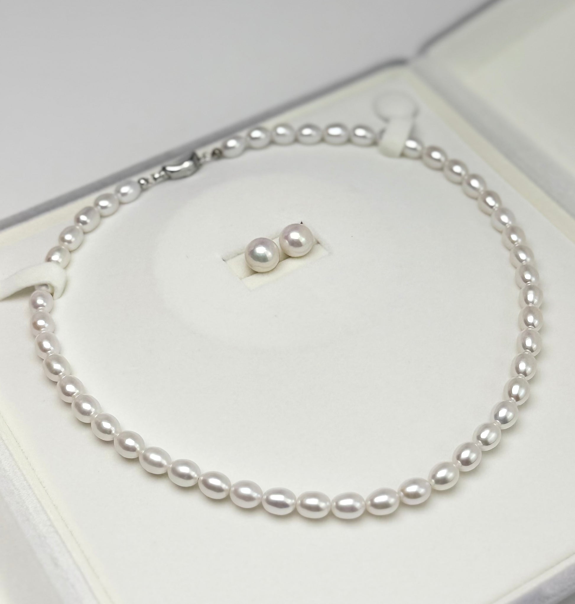 Elegant White Freshwater Pearl Necklace & Edison Stud Earring Set | Special Promotion.