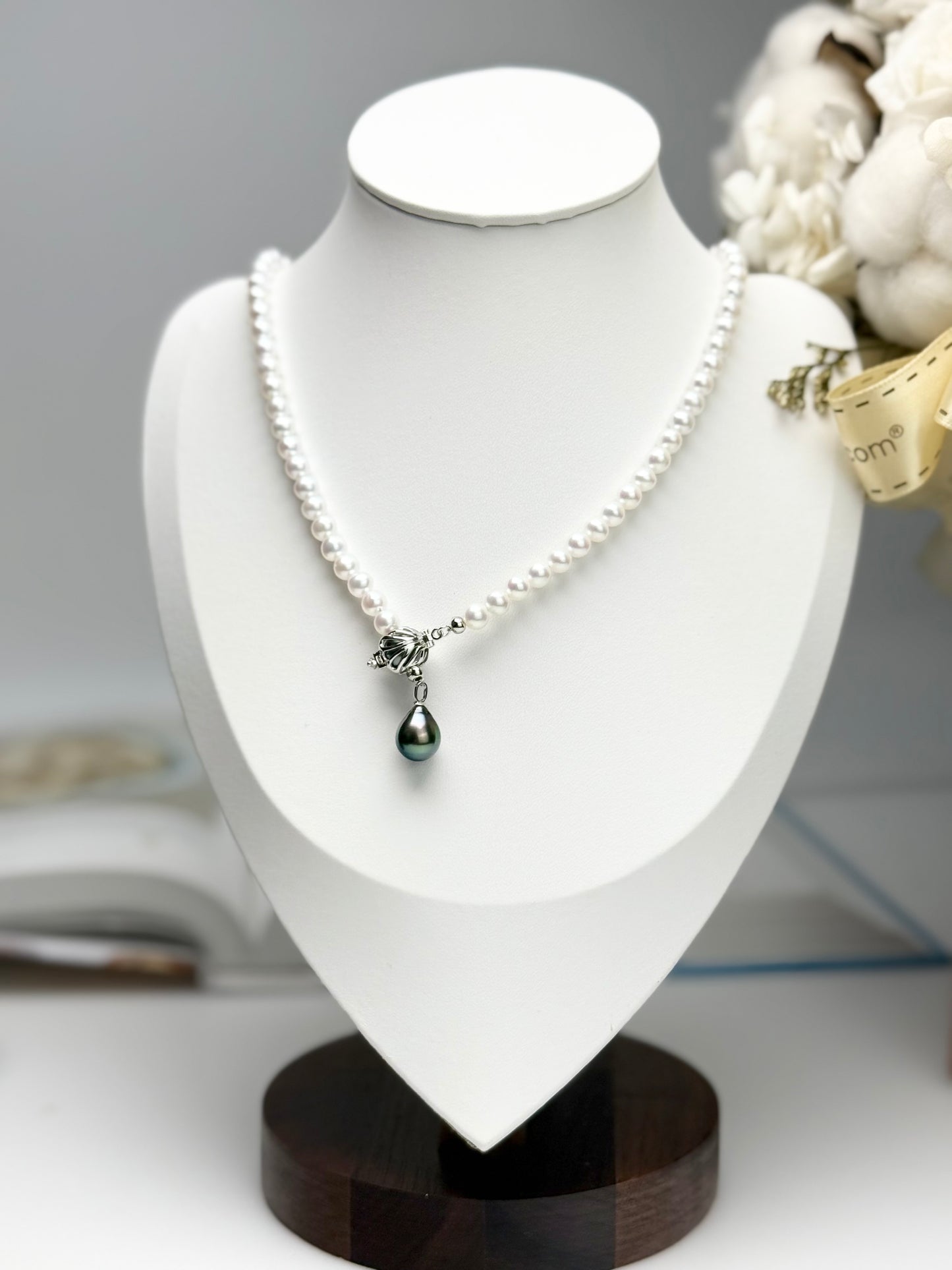 18K Solid Gold Freshwater & Tahitian (Grey & Peacock Green) Convertible Pearl Necklace