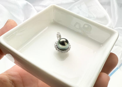 Elegant Tahitian (Peacock Green) Pearl (10-10.5mm) Pendant