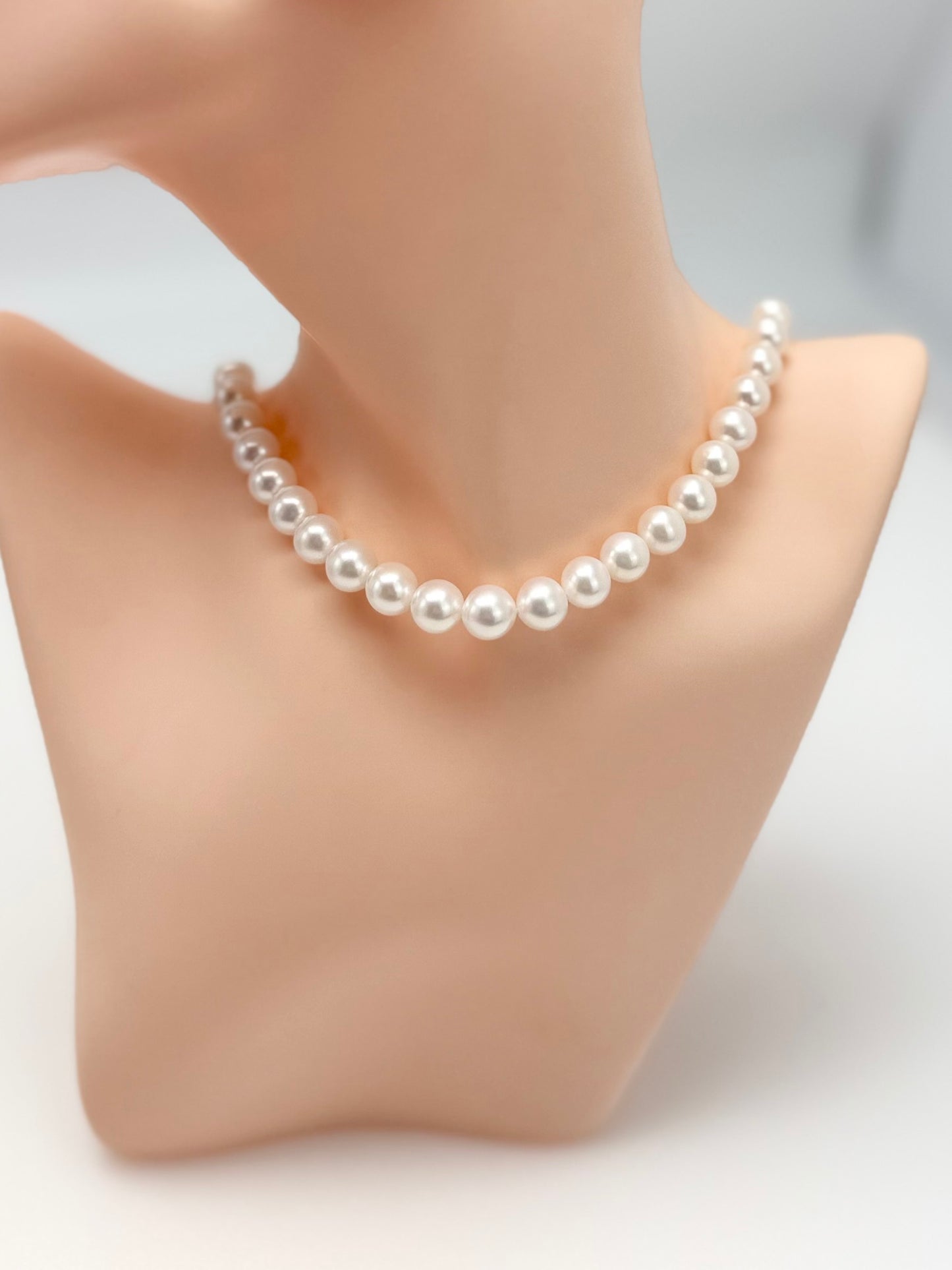 Elegant Freshwater Pearl (8-9mm) Necklace