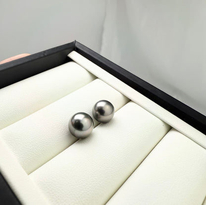 Elegant Tahitian Silver Grey Pearl (9.5-10.mm) Stud Earrings | Classic Design