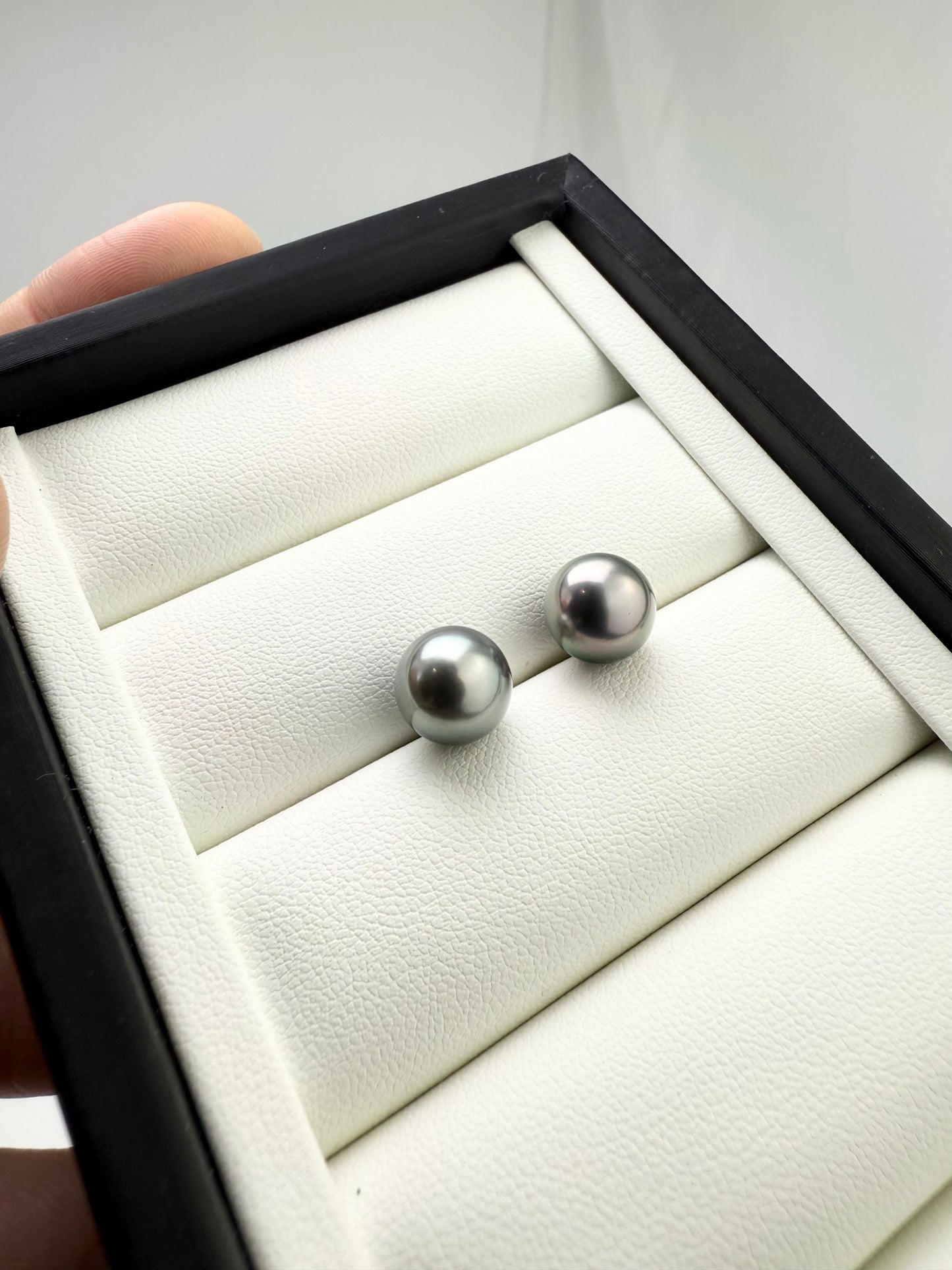 Elegant Tahitian Silver Grey Pearl (9.5-10mm) Stud Earrings | Classic Design