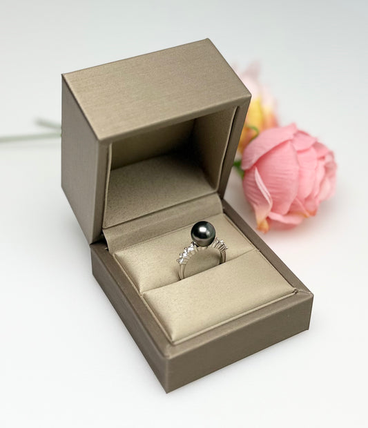 Elegant Tahitian Pearl (9-9.5mm) Ring