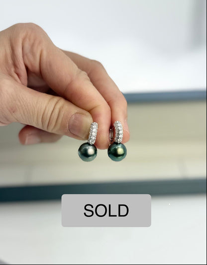 Exquisite Tahitian Peacock Green Pearl (9-9.5mm) Earrings