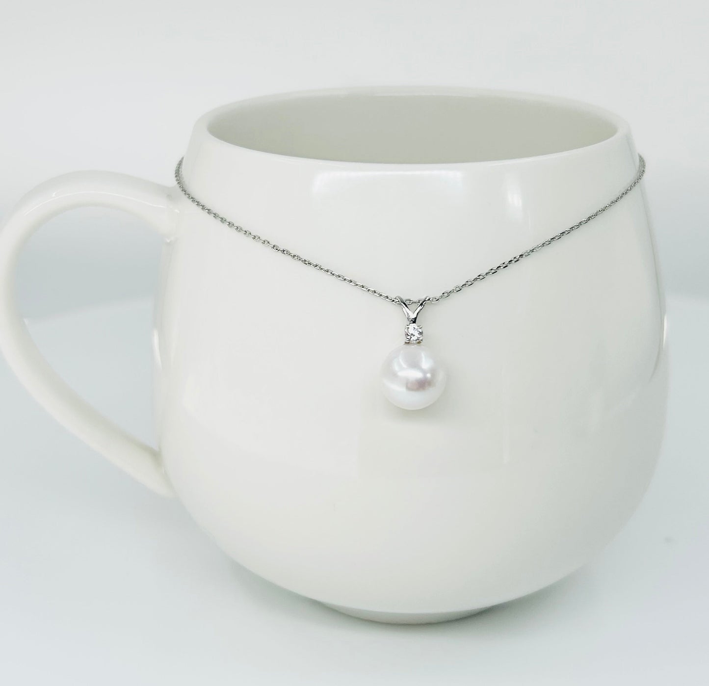 18K Gold Freshwater Pearl Pendant (9mm) with Cubic Zirconia - Nexus8gg Jewellery
