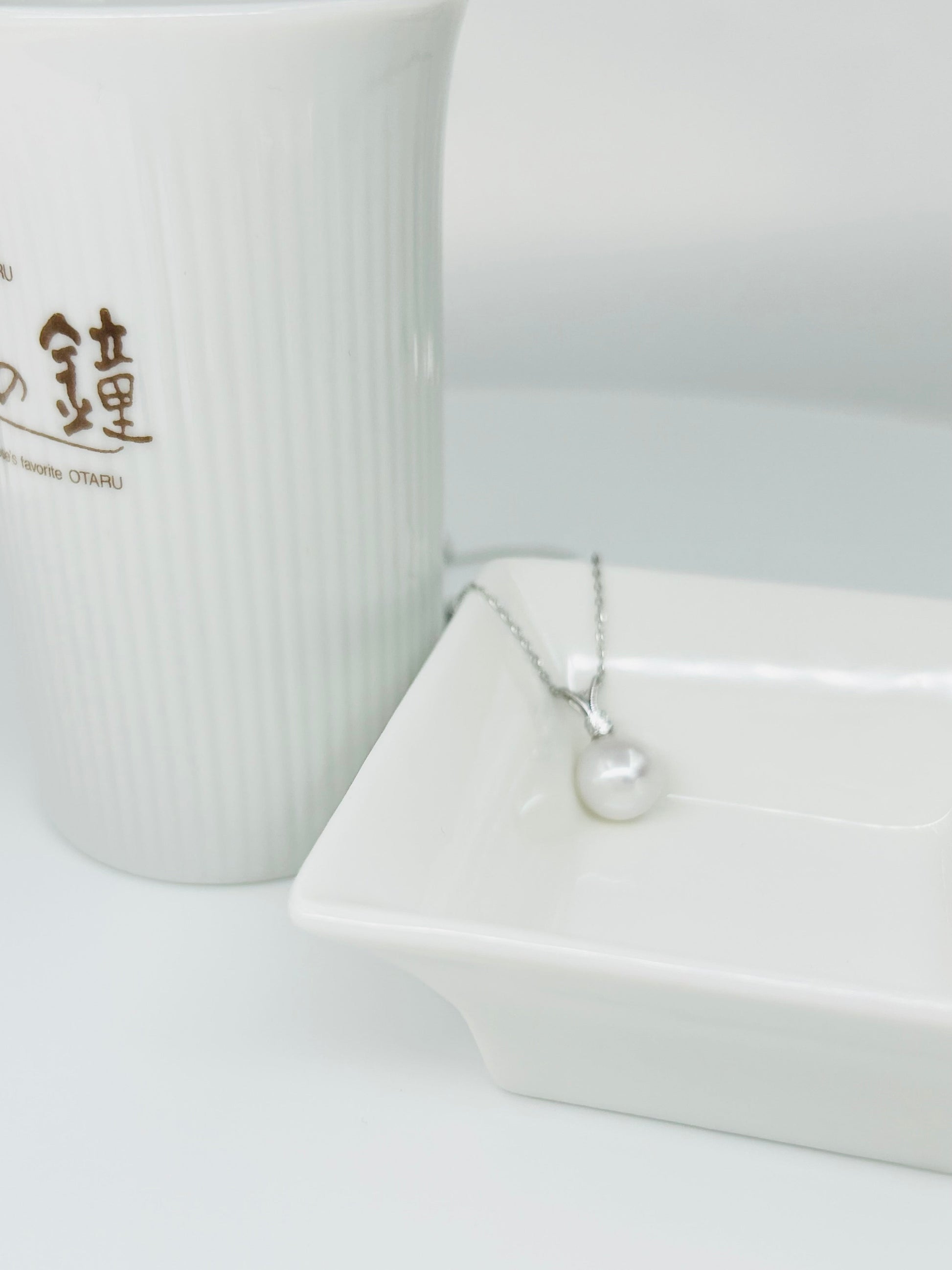18K Gold Freshwater Pearl Pendant (9mm) with Cubic Zirconia - Nexus8gg Jewellery