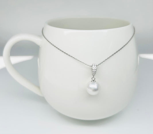 18K Gold Freshwater Pearl Pendant (9mm) with Cubic Zirconia - Nexus8gg Jewellery