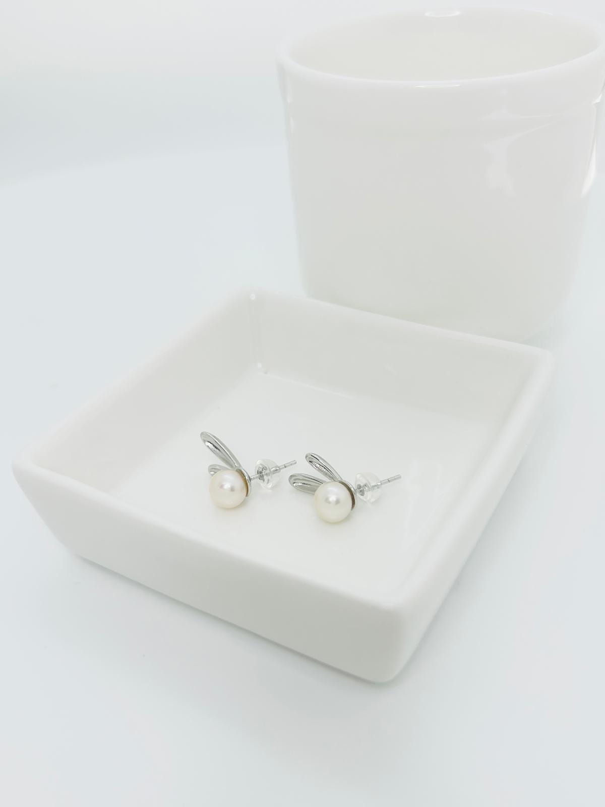 [Promo] Adorable Freshwater Pearls (7mm) Rabbit-ear Earring Studs - Nexus8gg Jewellery