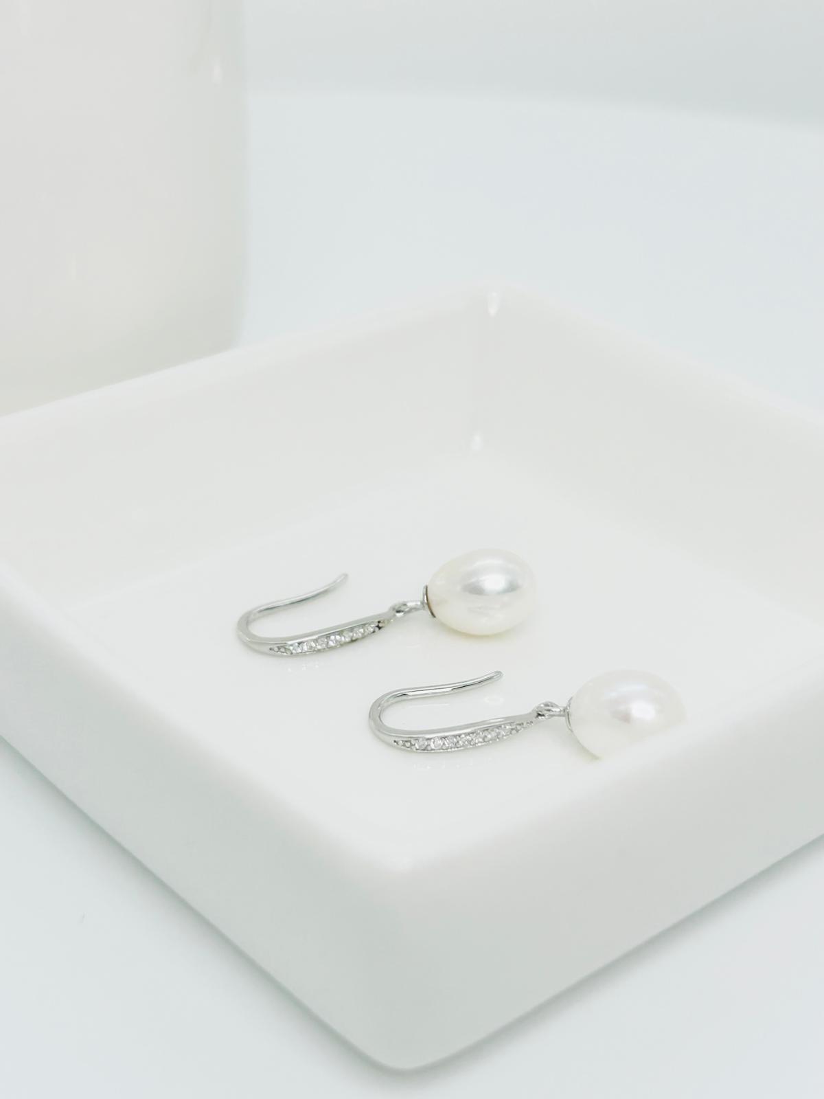 Elegant Freshwater Pearl (7.5mm) Drop Earrings - Nexus8gg Jewellery