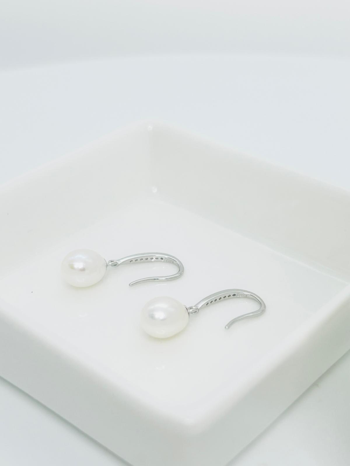 Elegant Freshwater Pearl (7.5mm) Drop Earrings - Nexus8gg Jewellery