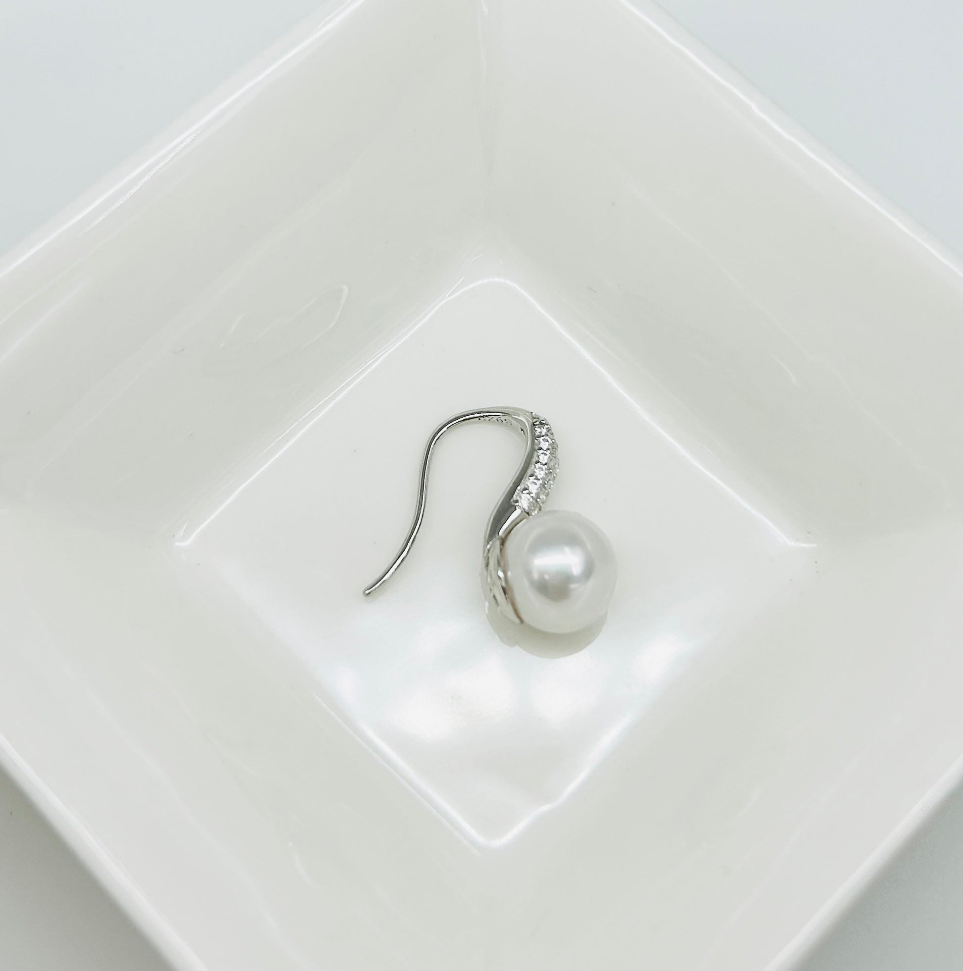 [Promo] Elegant High Heel Freshwater White Pearl Earring (9mm) with CZ - Nexus8gg Jewellery