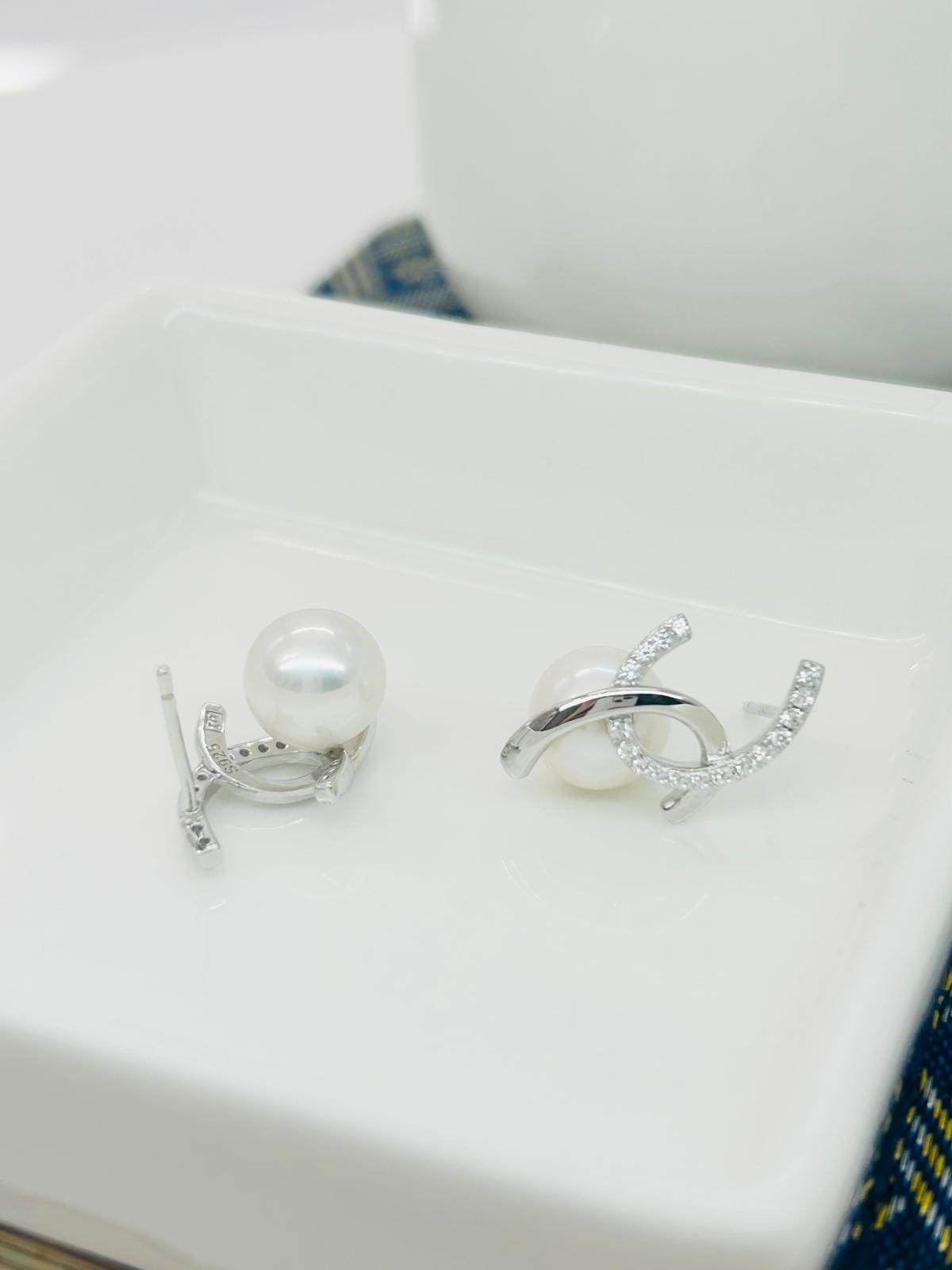 Elegent Freshwater Pearls (9-9.5mm)  Double-C Earrings - Nexus8gg Jewellery