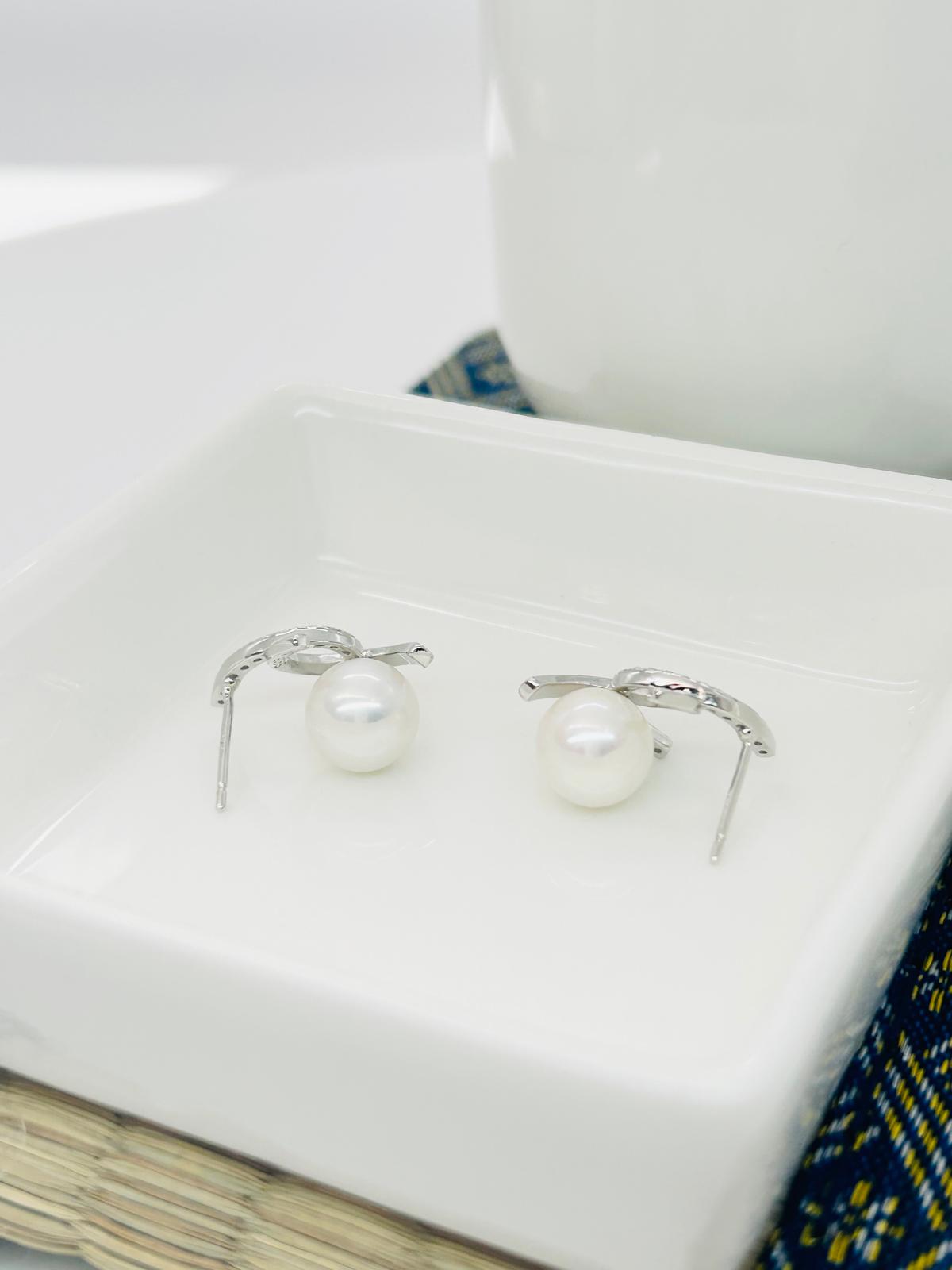 Elegent Freshwater Pearls (9-9.5mm)  Double-C Earrings - Nexus8gg Jewellery