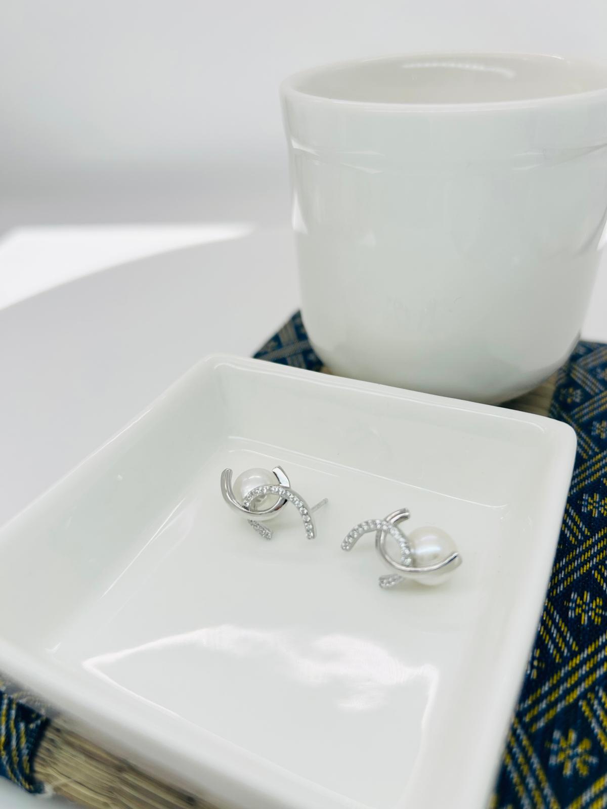 Elegent Freshwater Pearls (9-9.5mm)  Double-C Earrings - Nexus8gg Jewellery